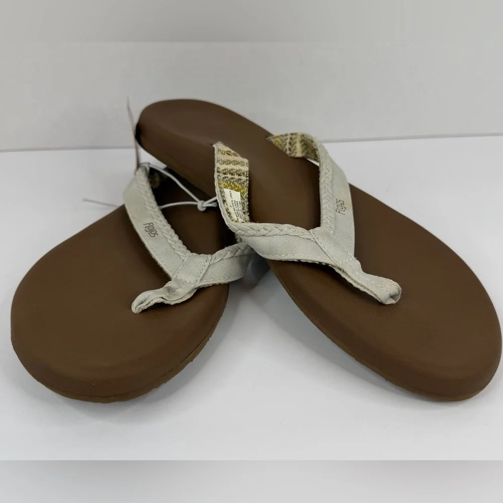 Flojos Comfort Flip Flops Size 9 Ivory Tan Beach Vacation Sandals NWT